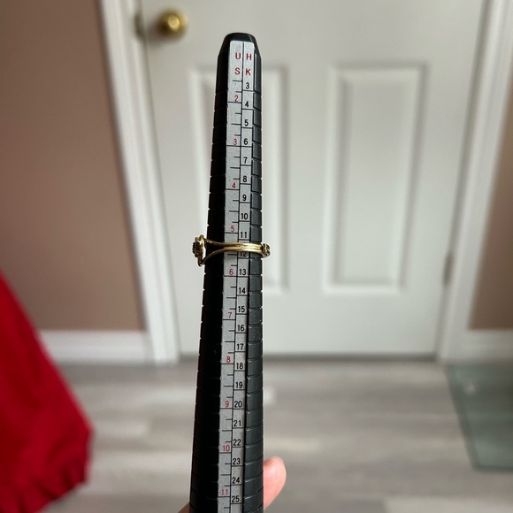 4/$50 Elegant Gold Heart Ring with Green Gemstone size 5 1/2 🦋 - Picture 8 of 8